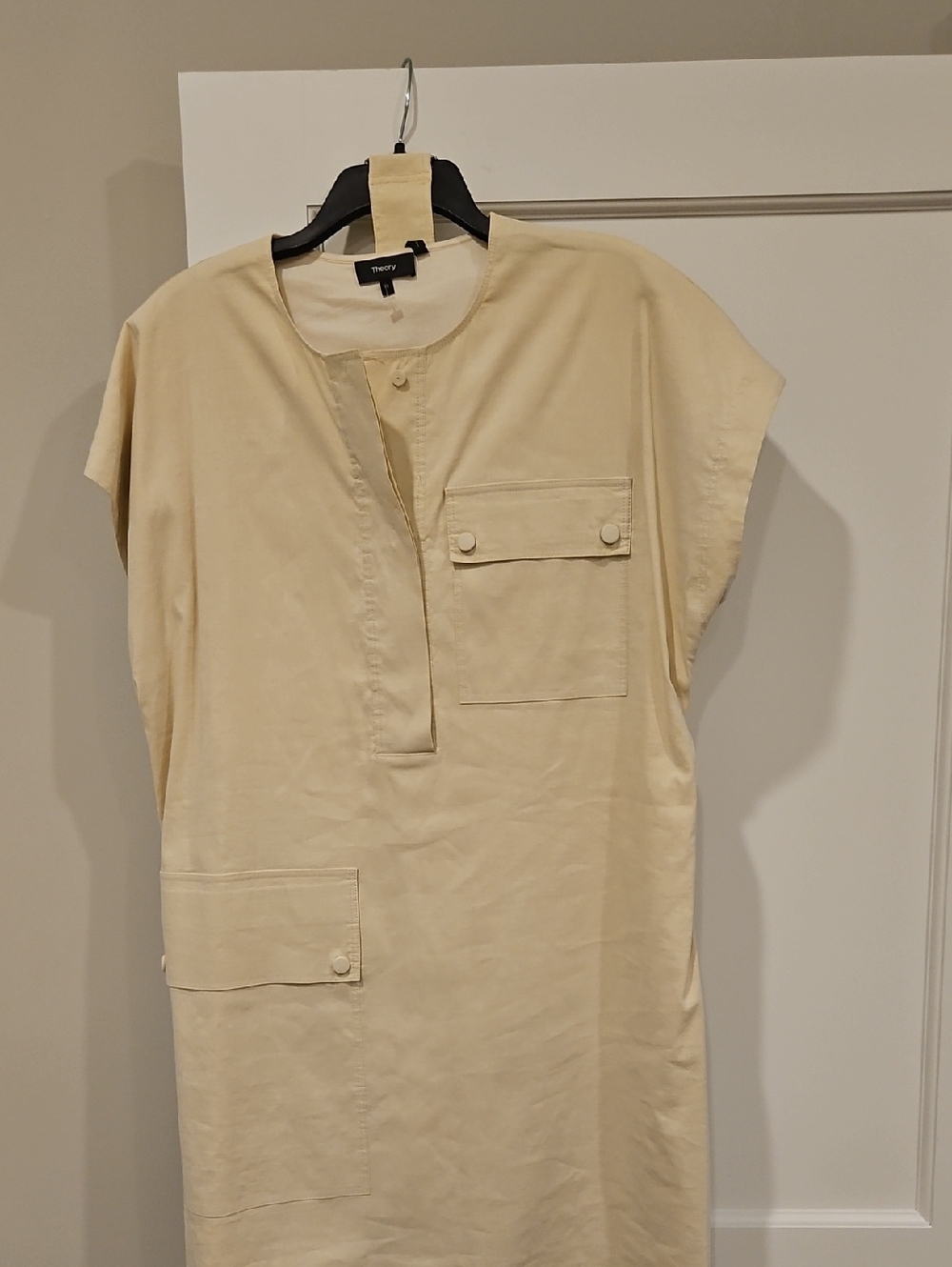 Theory Cream Short-Sleeve Shift Dress with Buttoned Pockets & Belt Size:10